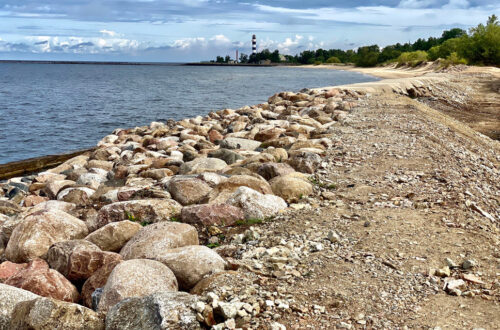 Rīgas brīvostā pabeigti Daugavgrīvas krasta nostiprinājuma dambja remontdarbi