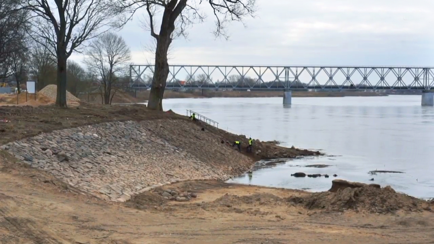 Atsākta Daugavpils cietokšņa promenādes izbūve