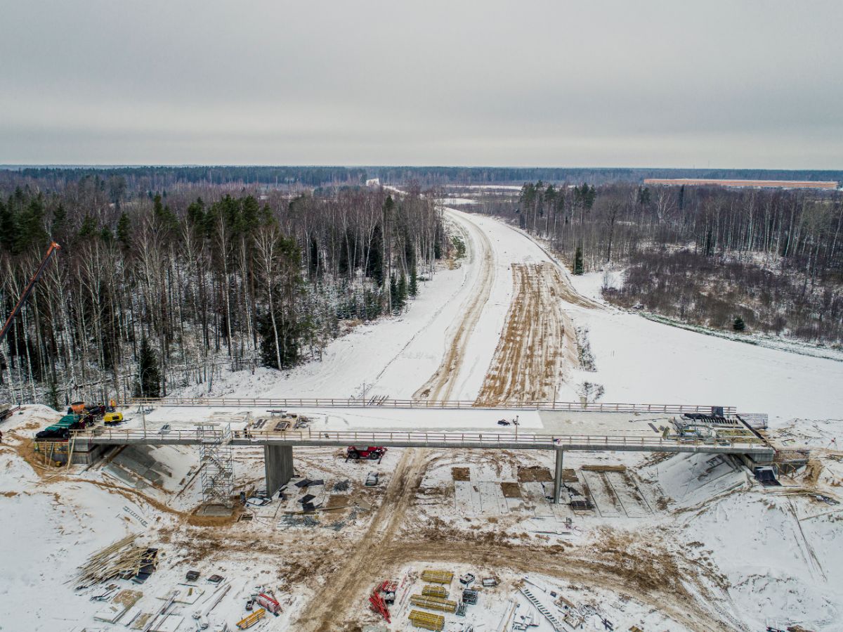 Uz Vidzemes šosejas Siguldā pārbūvē dzelzceļa pārvadu