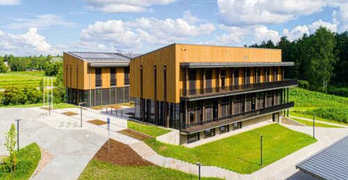 Jelgavā jauna koka ēka 