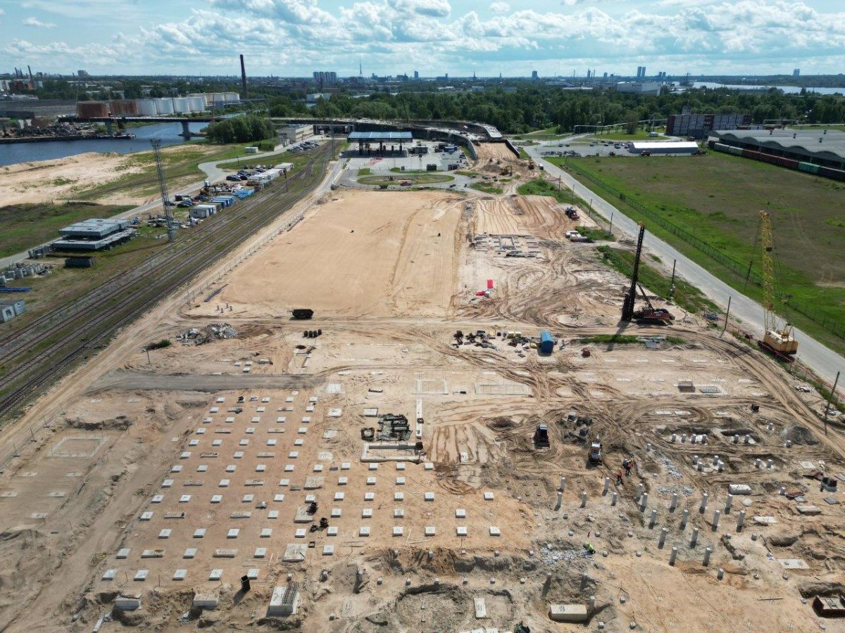 Robežšķērsošanas infrastruktūras projektā Kundziņsalā pabeigta pāļu izbūve