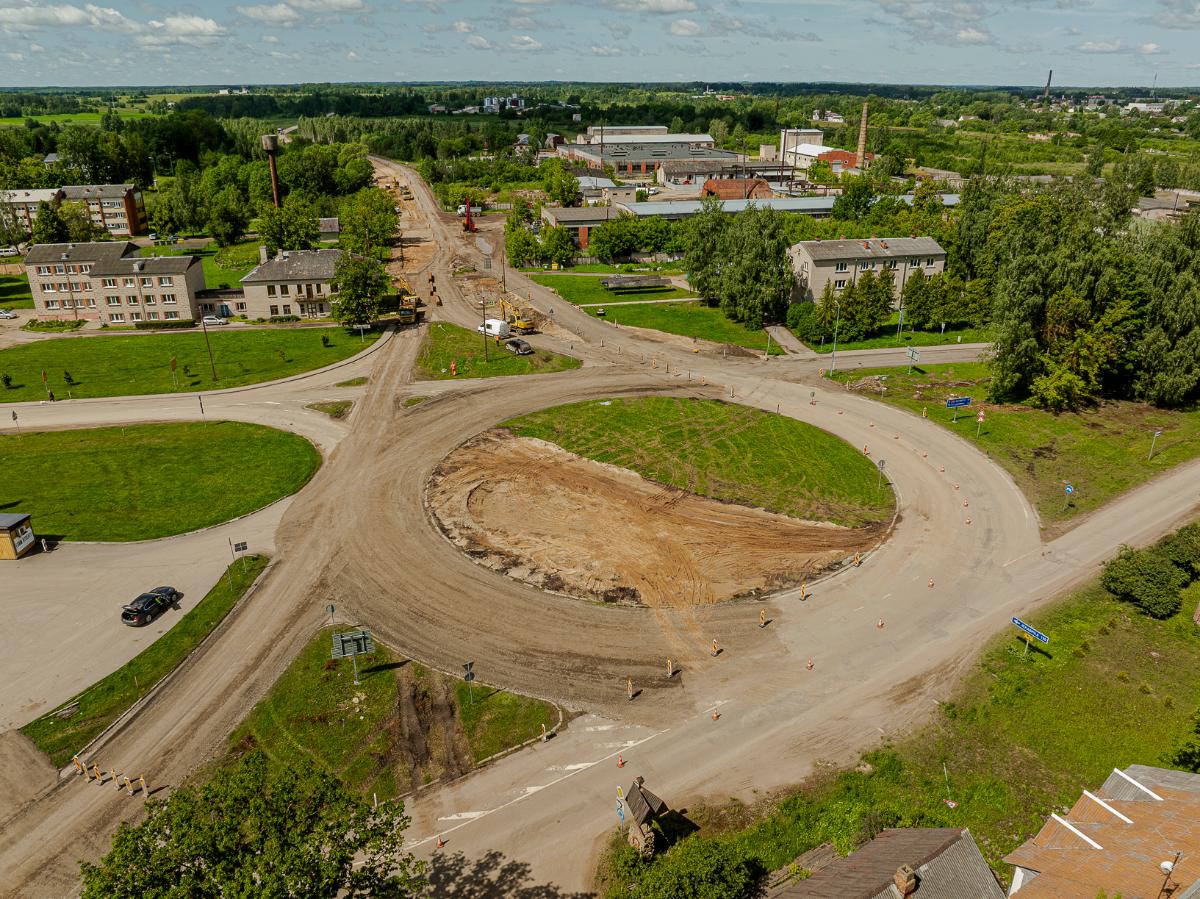 Turpinās Rēzeknes šosejas pārbūve pie Ludzas