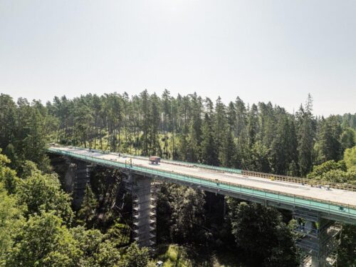 Turpinās Lorupes viadukta un Vidzemes šosejas būvdarbi
