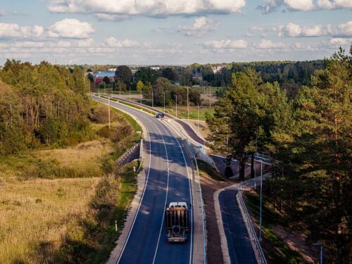 Atklāts jaunizbūvētais gājēju un velobraucēju ceļš no Salas ciema līdz Jēkabpilij