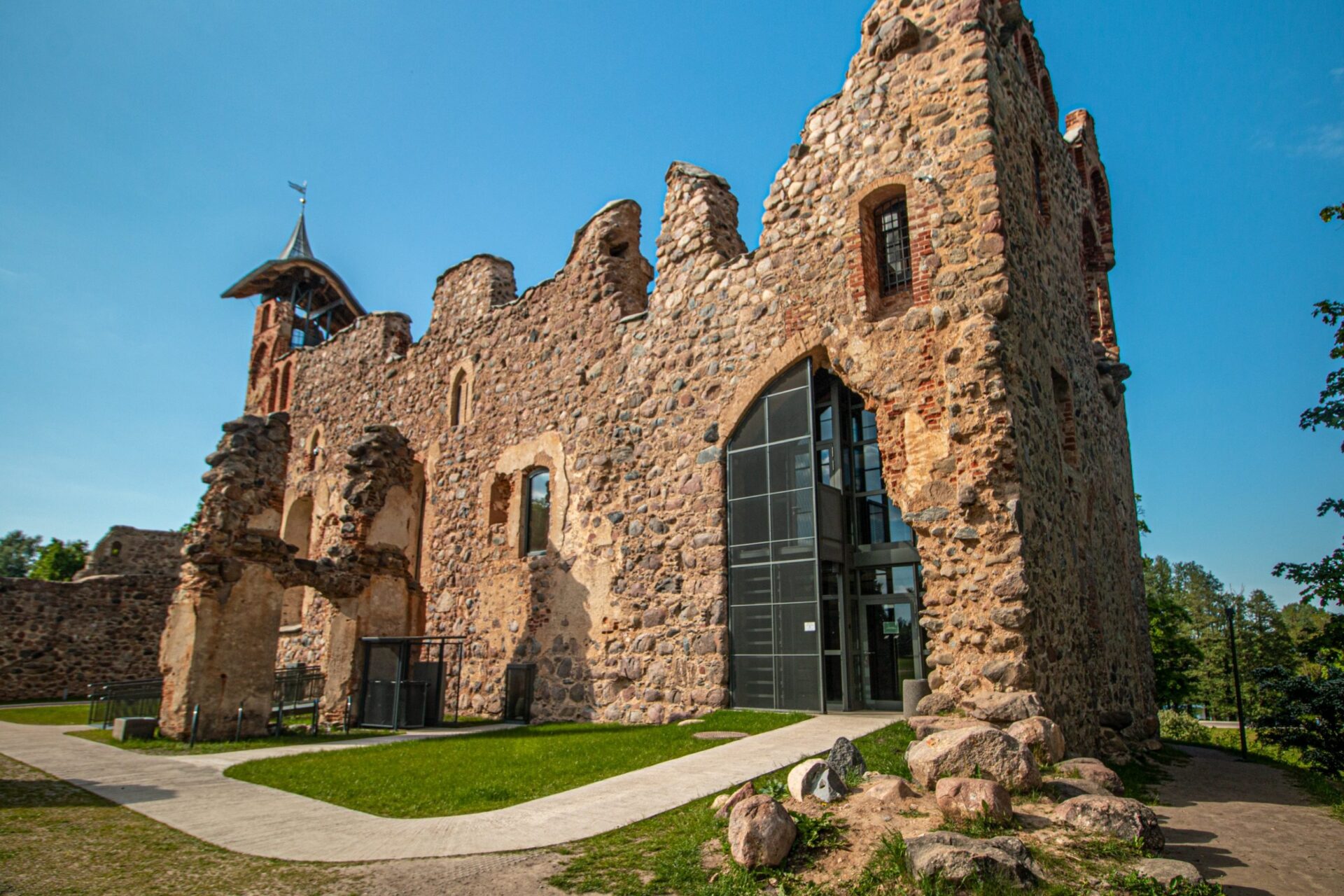 Dobeles pilī svinēs atklāšanas svētkus