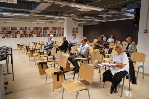 Vērtētāji tiekas ar 