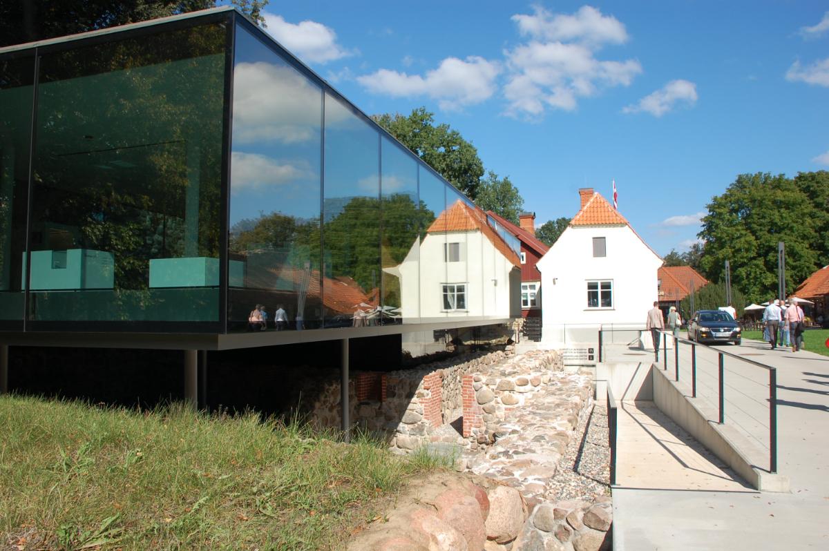 LBS valde tiekas izbraukuma sēdē Valmierā