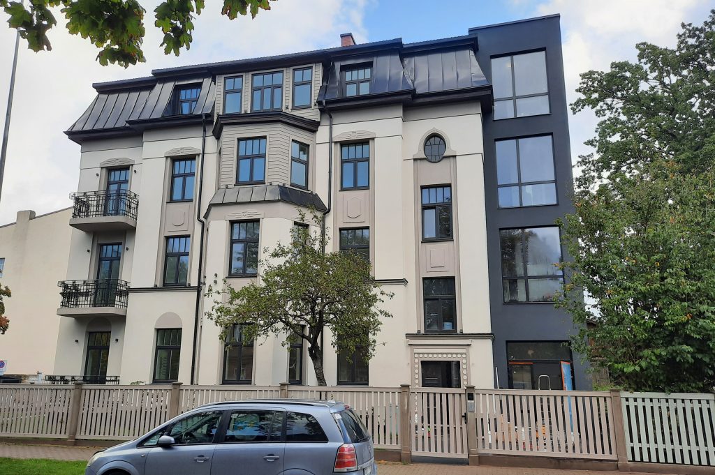 Ekspluatācijā nodota daudzdzīvokļu māja Liepājā