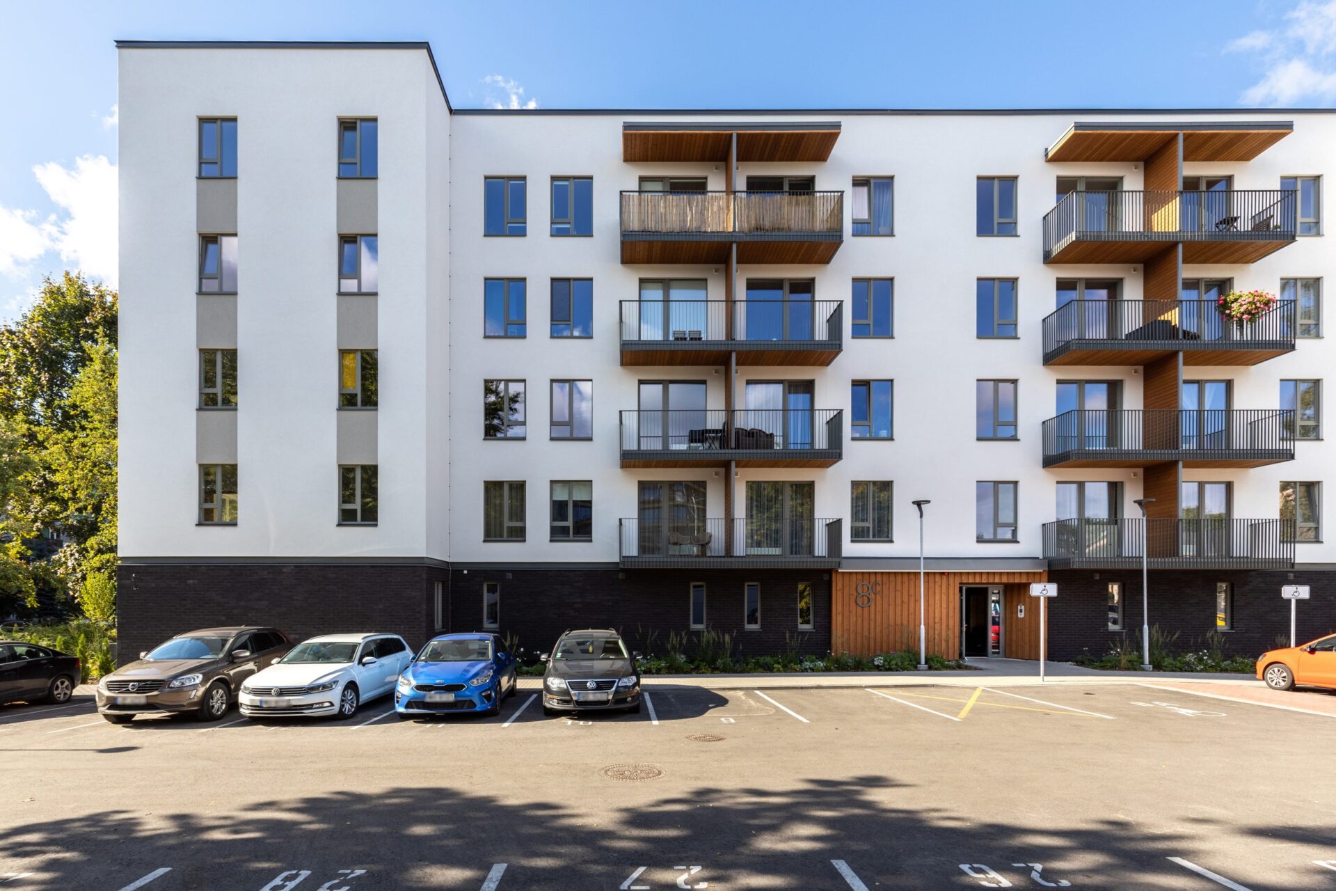 Novembrī strauji sarucis piedāvājums mājokļu tirgū