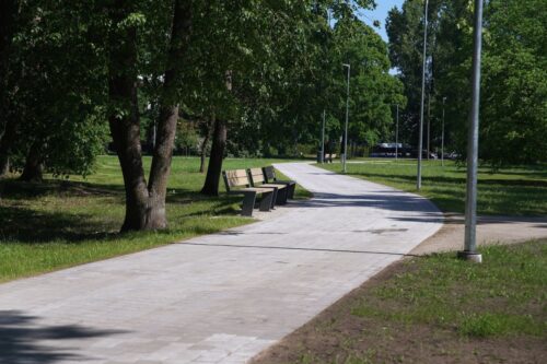 Atjaunots vēsturiskais Ēbelmuižas parks Ziepniekkalnā, Rīgā