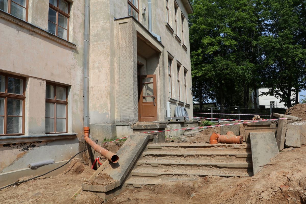 Turpinās apjomīgi pārbūves darbi Ernsta Glika Alūksnes Valsts ģimnāzijā