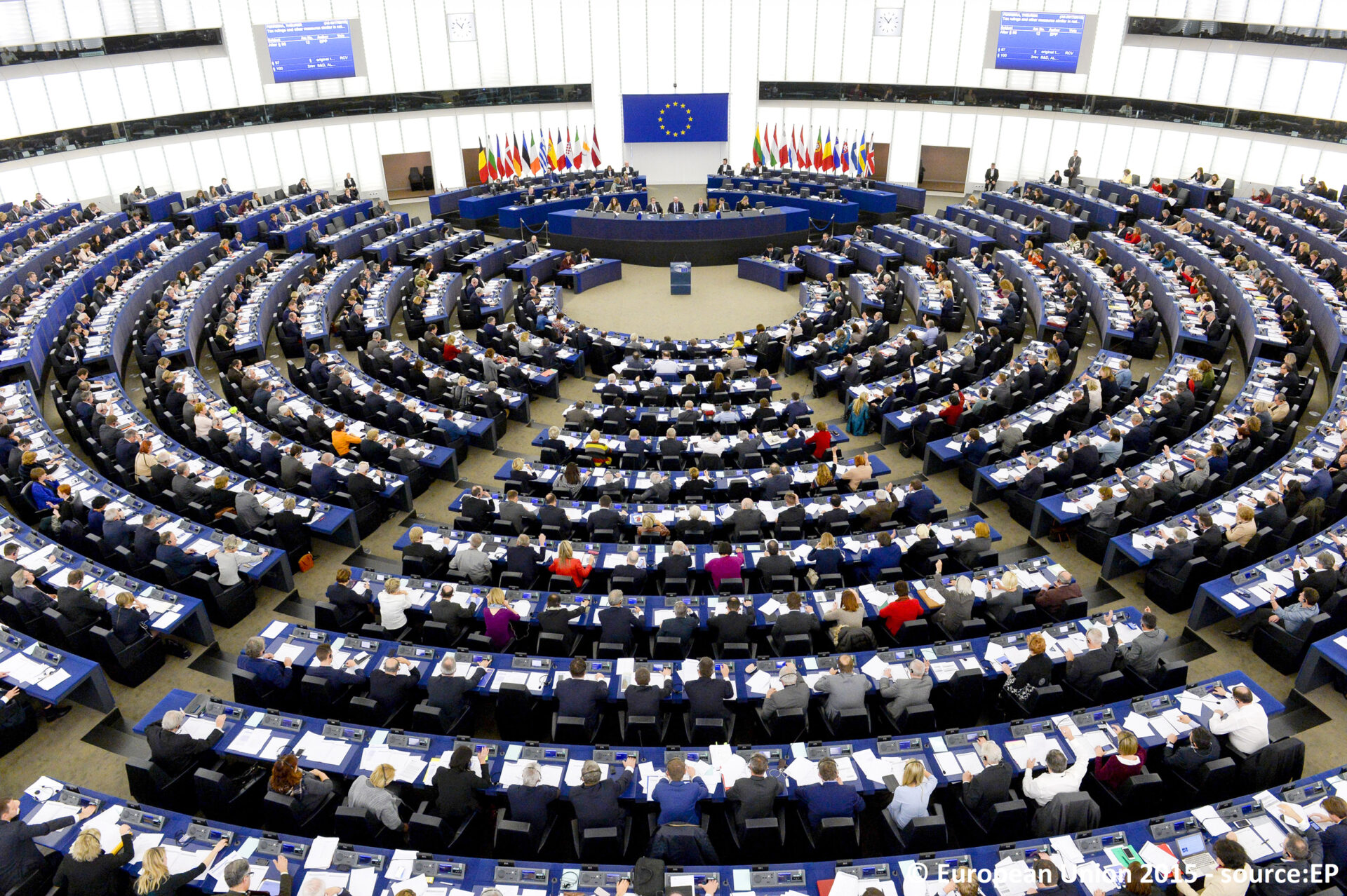 Eiropas Parlaments prasa lielāku atbalstu reģioniem pārejā uz tīru enerģiju