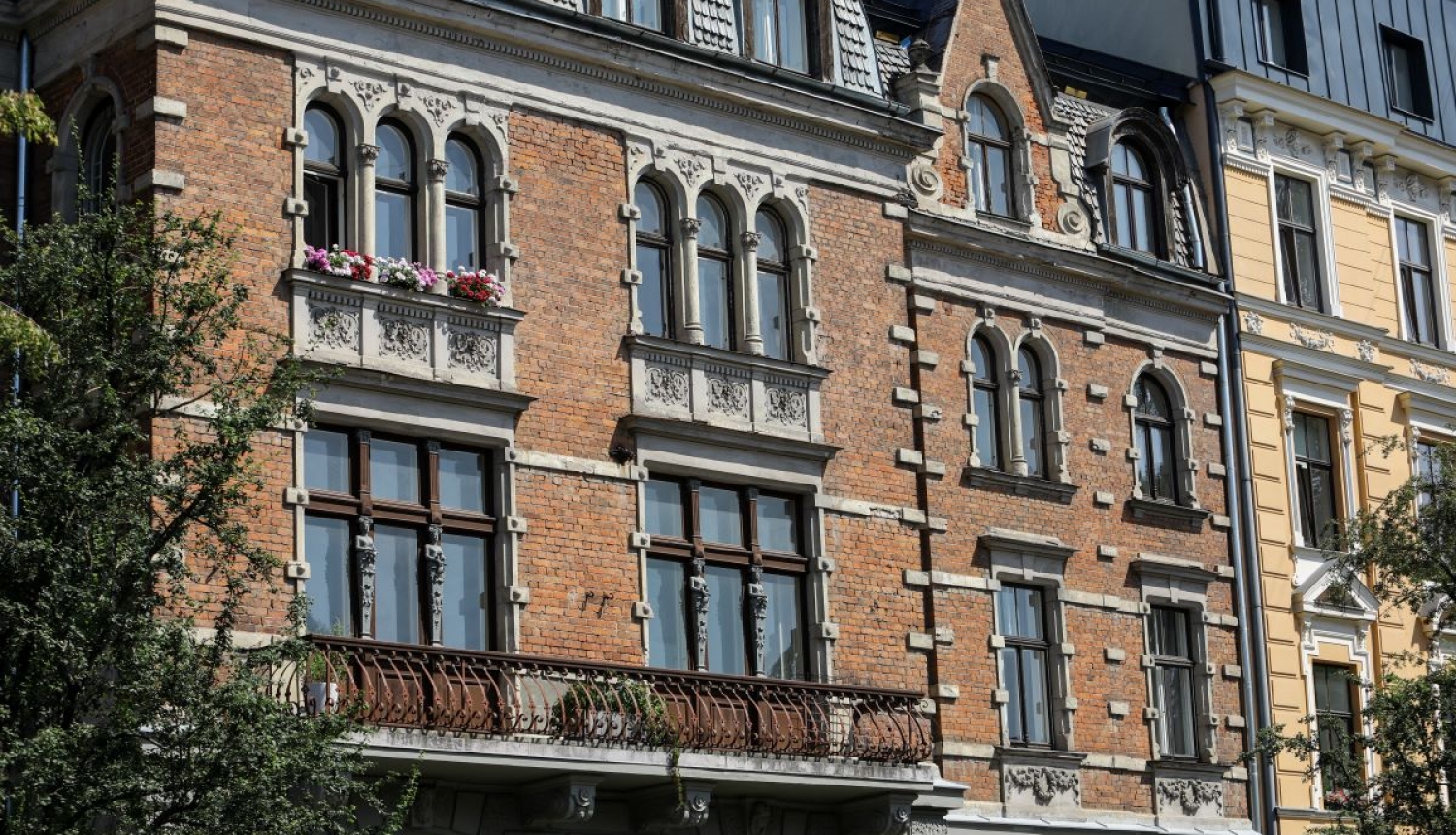 Ar pašvaldības atbalstu varēs atjaunot dzīvojamo namu fasādes Rīgā