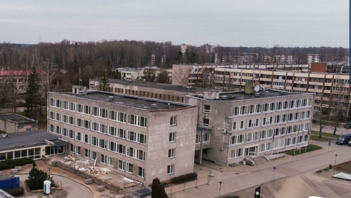 Aizkrauklē sākti divu pašvaldības ēku pārbūves darbi