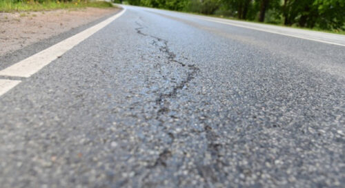 Sola uzlabot satiksmes drošību gar autoceļu Elejā