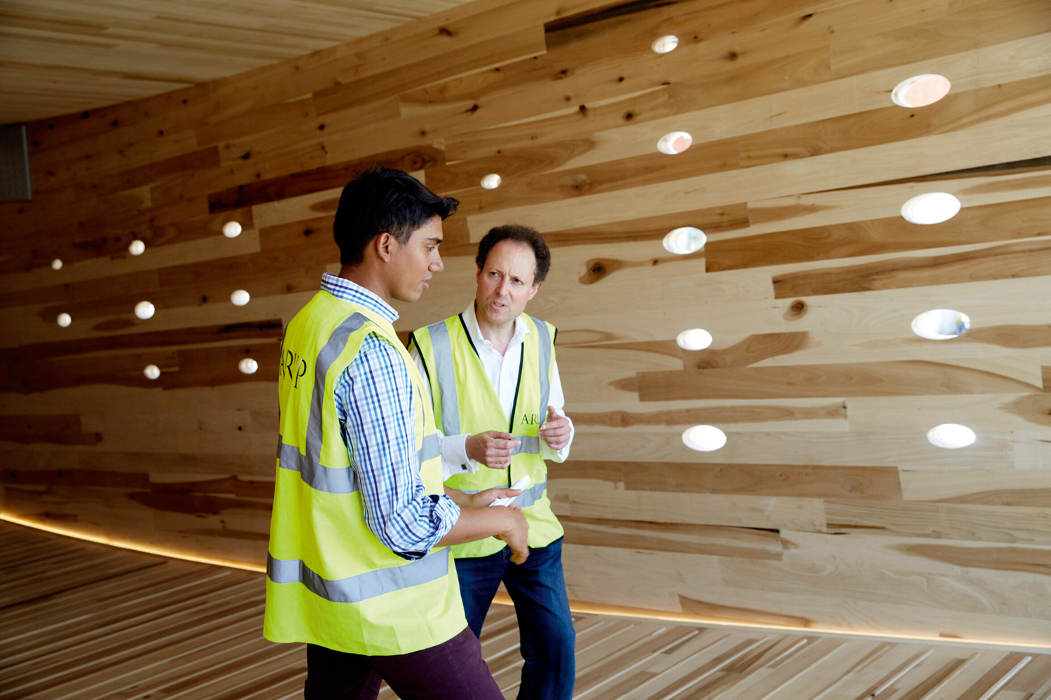 Būvnieki kokmateriālu vēl nav iepazinuši