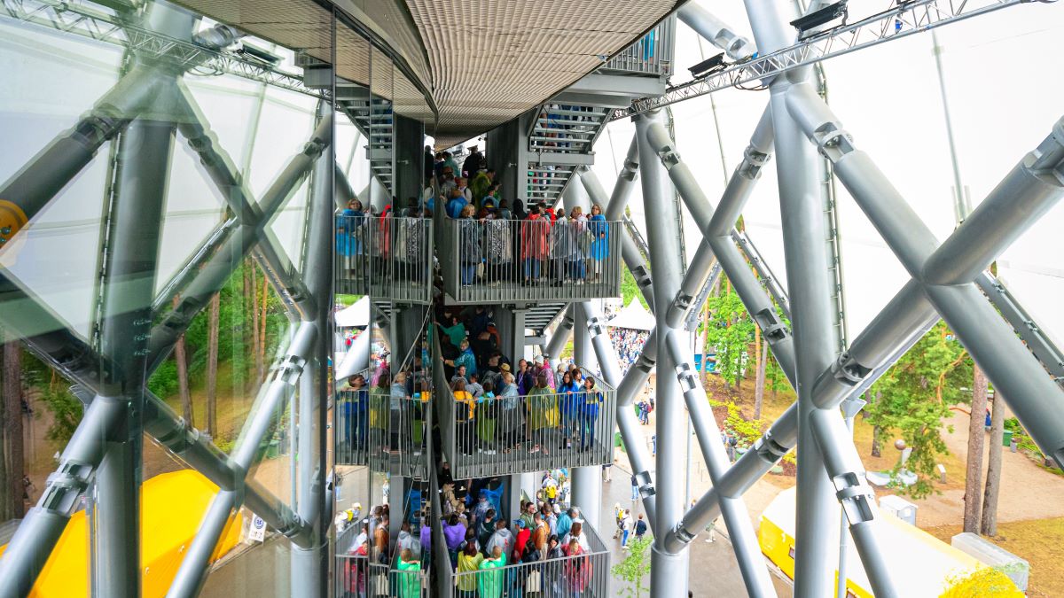 BVKB:Mežaparka estrādes ārējo kāpņu konstrukcijas ir drošas