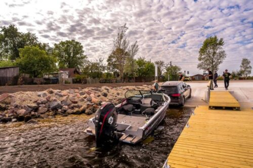 Rīgā, Voleru ielas galā, izbūvēta publiska laivu nolaišanas vieta Daugavā