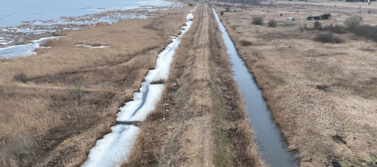 Parakstīti pirmie līgumi valsts meliorācijas sistēmas aizsargdambju atjaunošanai