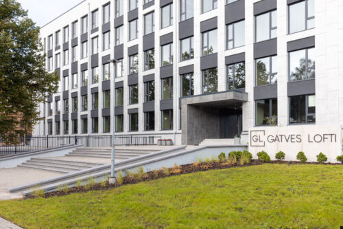 Agrākais modes preču veikals pie VEF pārtapis par dzīvokļu ēku