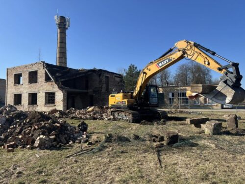 Jelgavas slimnīcā “Ģintermuiža” noris teritorijas labiekārtošanas darbi