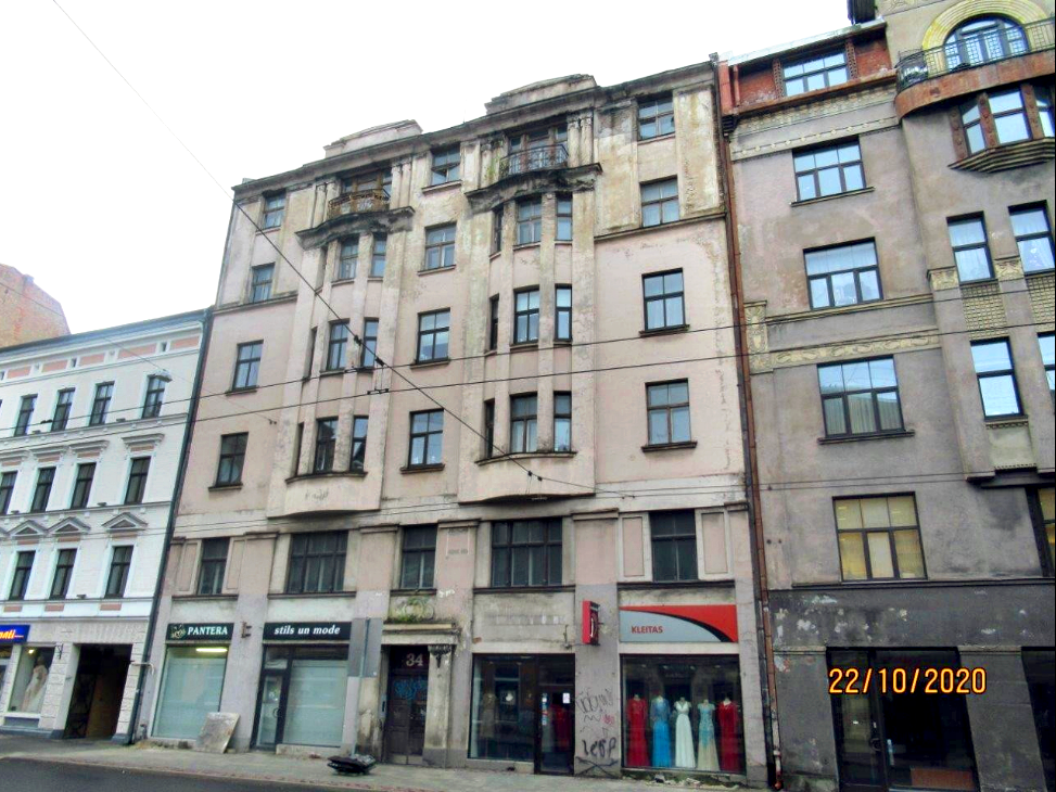 Ēku Čaka ielā 34 atzīst par graustu