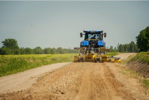 Uz grants ceļiem greiderēšana veikta vairāk nekā 77 000 km garumā