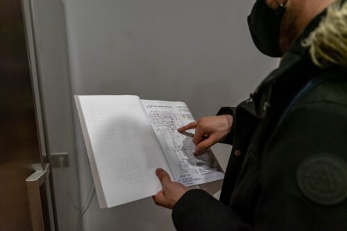 Būvvalde un pašvaldības policija reidā pārbauda 75 objektus Rīgā