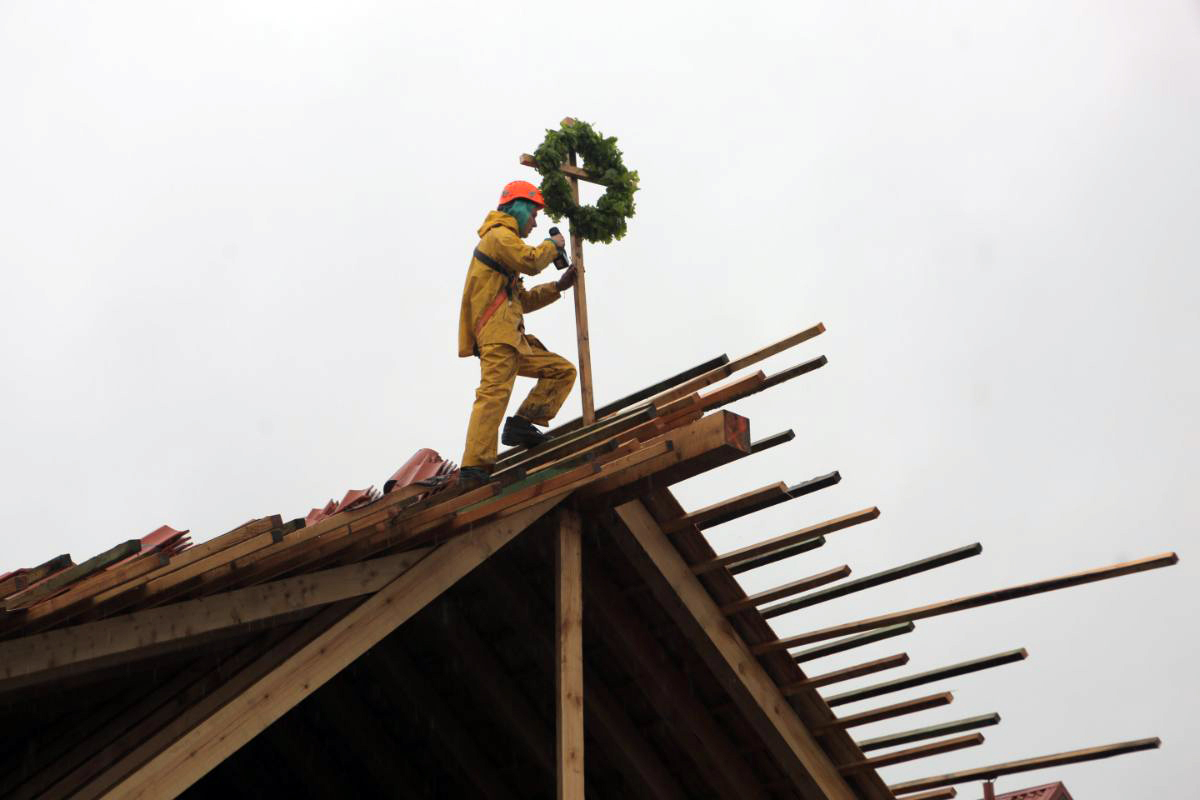 Nosvinēti spāru svētki keramikas darbnīcai Jelgavā