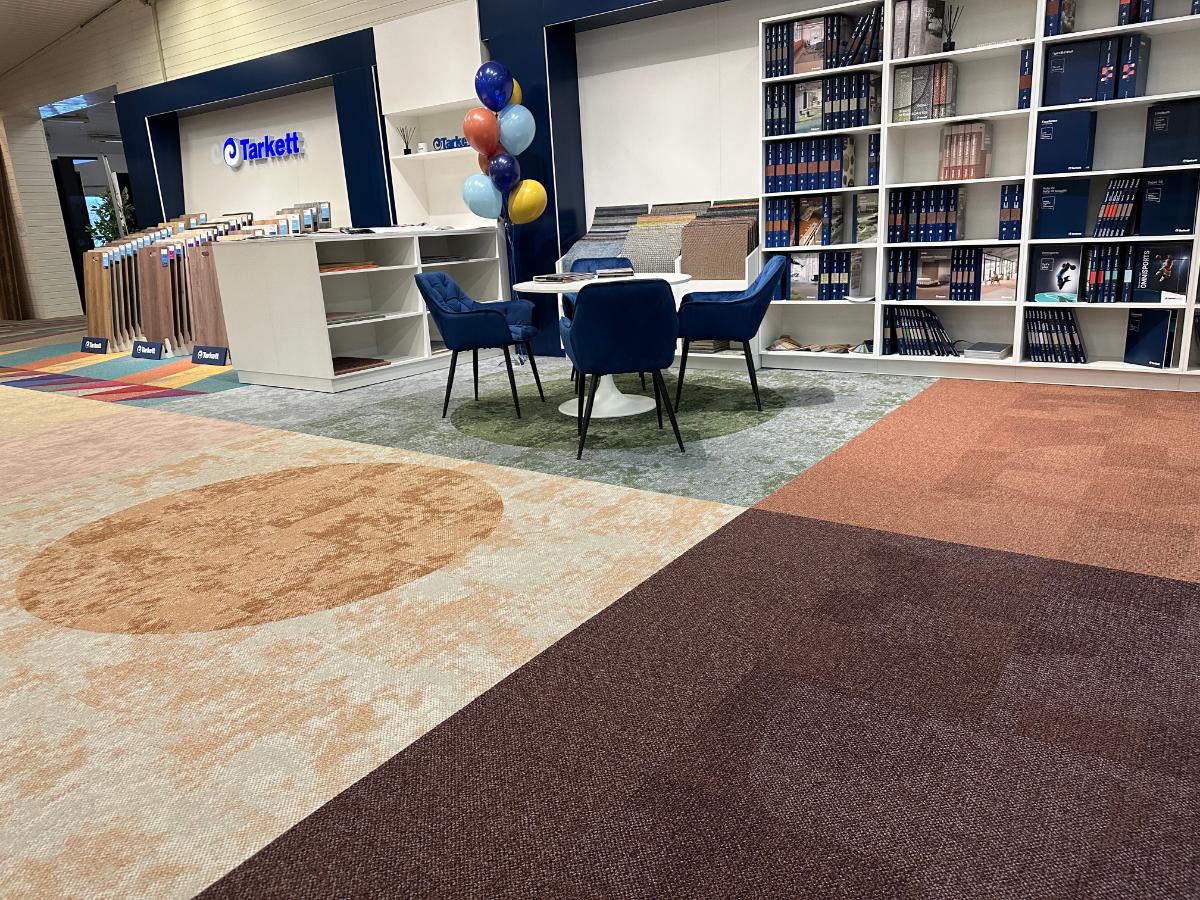 Tirdzniecības centrā “Tormans” atklāta plašākā “Tarkett” ekspozīcija Latvijā