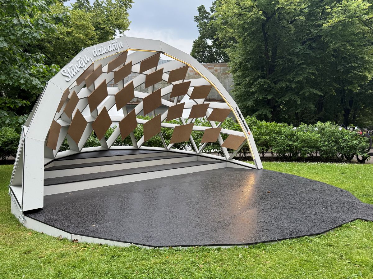 Svētku laikā aicina aplūkot “Sidraba birzs” miniatūru Vērmanes dārzā