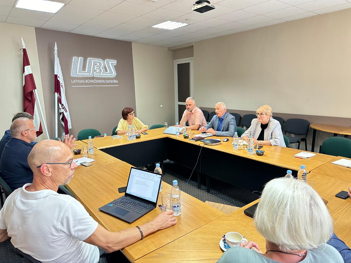 LBS valde tiekas BVKB vadītāju Baibu Vītoliņu