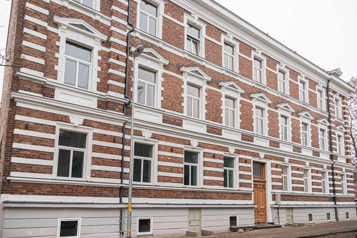 Desmit gados Liepājā apzinātas 320 vidi degradējošas un bīstamas būves