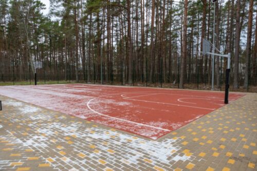 Noslēgusies sporta laukuma atjaunošana Jaundubultos