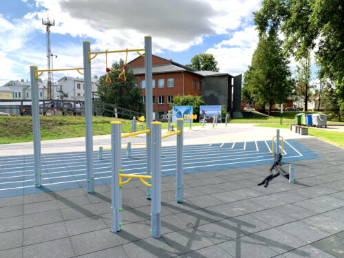 Jēkabpilī izbūvēts skeitparks un āra trenažieru laukums