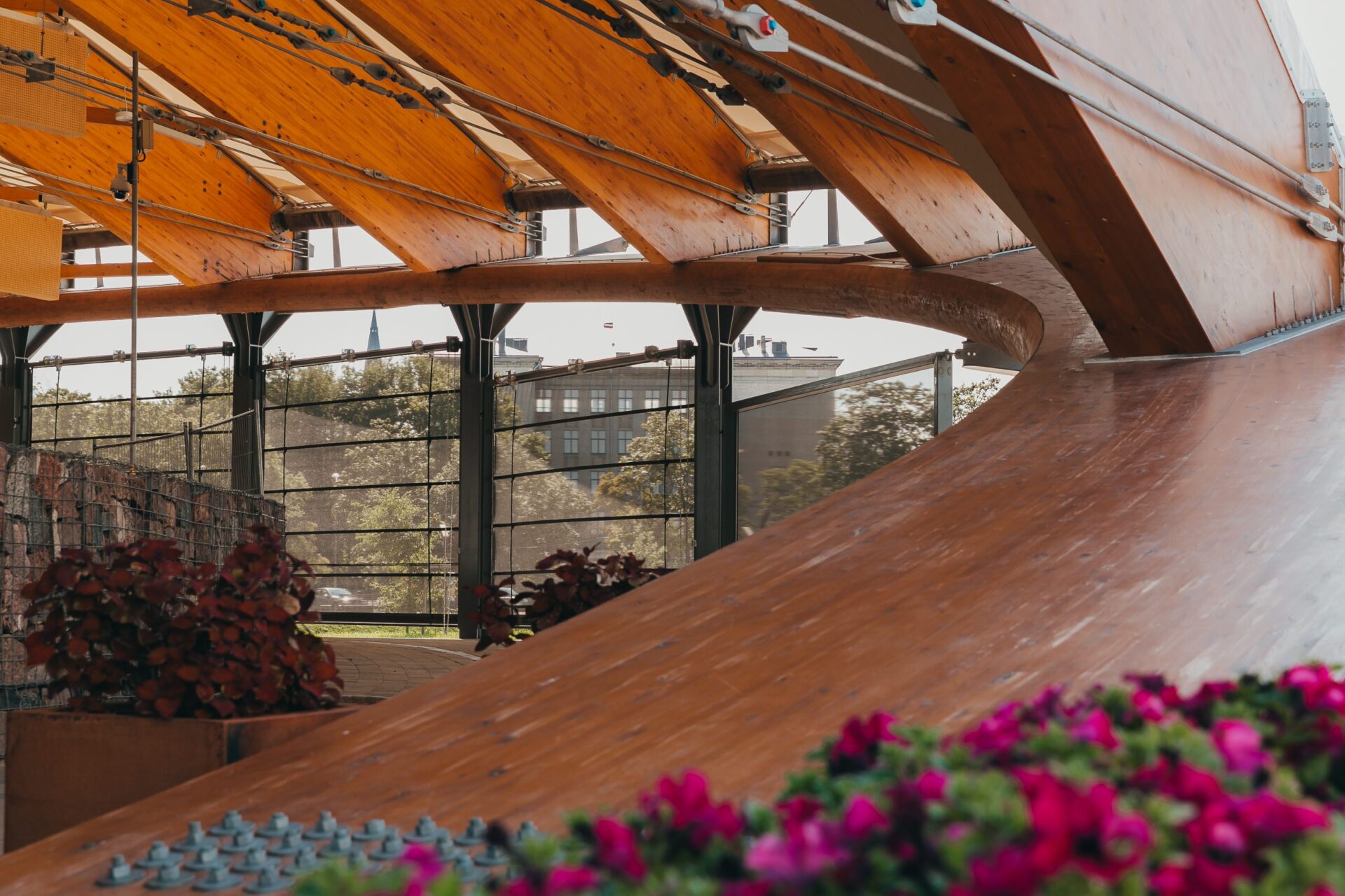 Paraksta memorandu par plašāku koka izmantošanu būvniecībā