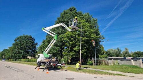 Jelgavā sākta LED gaismekļu uzstādīšana 69 ielu posmos