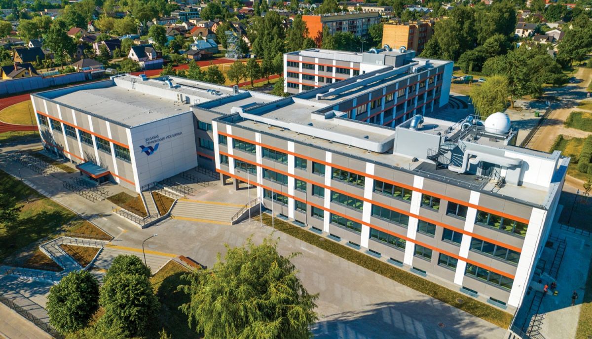 Pilnībā pārbūvētā Tehnoloģiju vidusskola Jelgavā gatava mācību darbam