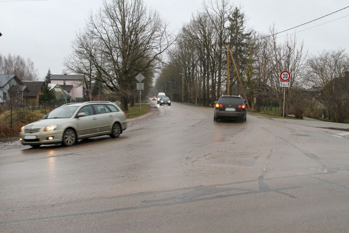 Jelgavā plāno gājēju un velobraucēju ceļa izbūvi Tērvetes ielā