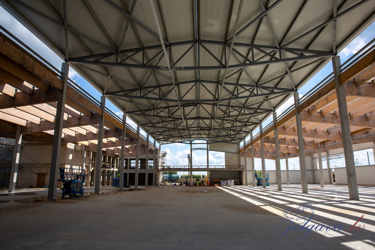 Nobeigumam tuvojas Jelgavas tirgus jaunās ēkas būvniecība