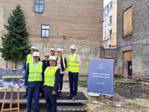 VNĪ nodod Jaunā Rīgas teātra būvlaukumu pilnsabiedrībai 