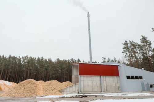 Atklāta jaunā šķeldas katlumāja Jūrmalā, Kauguros