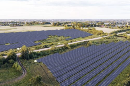 Darbu sākusi lielākā saules elektrostacija Latvijā