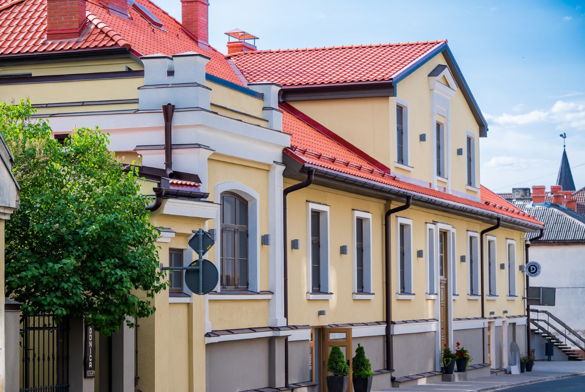 Saldū pabeigti senā Kapelleru nama fasādes atjaunošanas darbi