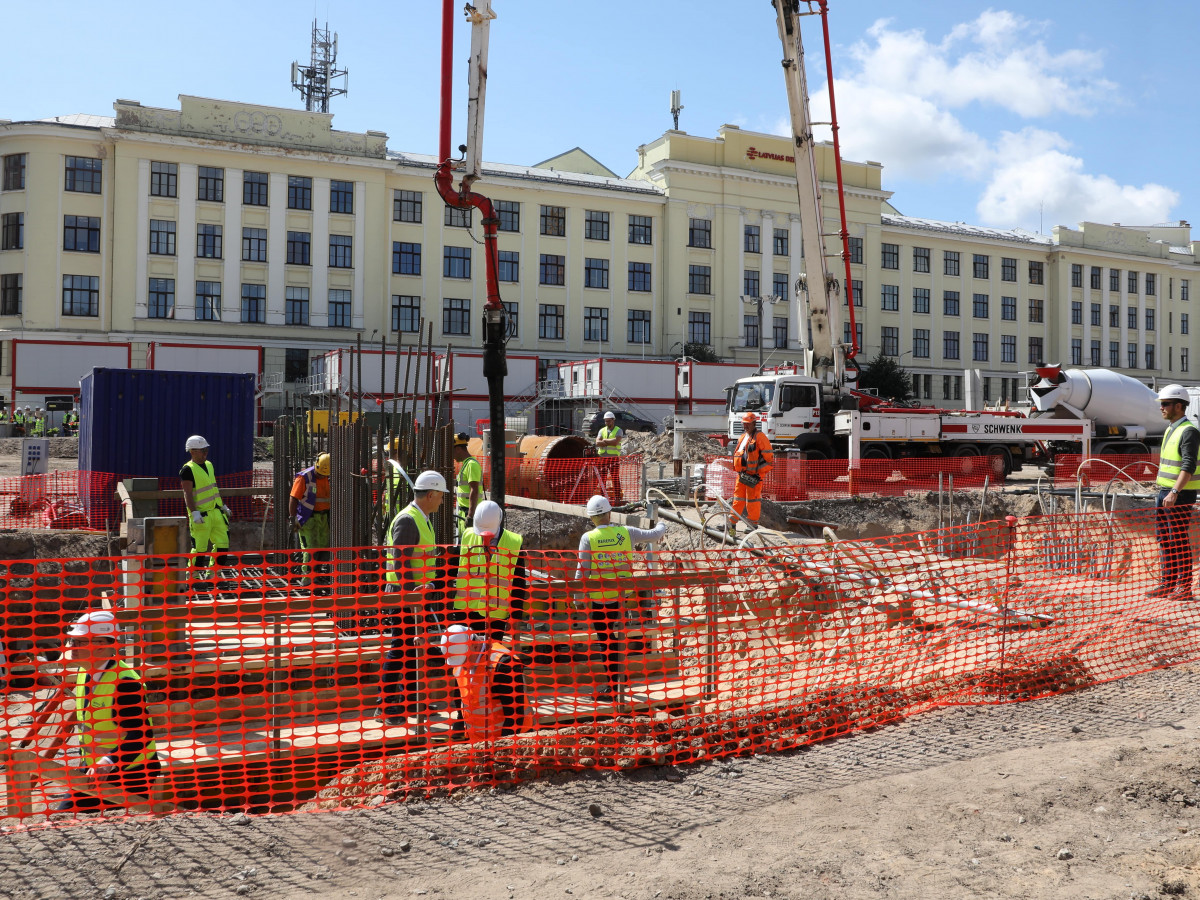 “Rail Baltica” Rīgas Centrālās stacijas pamatos iemūrēta laika kapsula