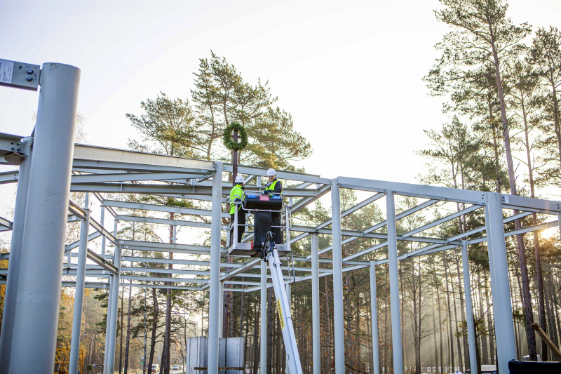 Jauniešu mājai Kauguros nosvinēti spāru svētki