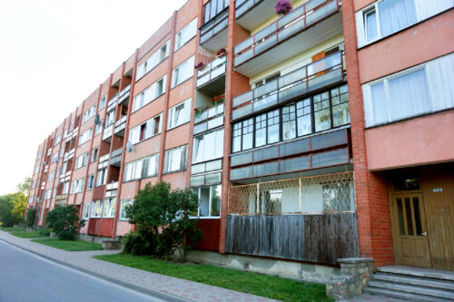 Siltina daudzdzīvokļu māju Ķekavā