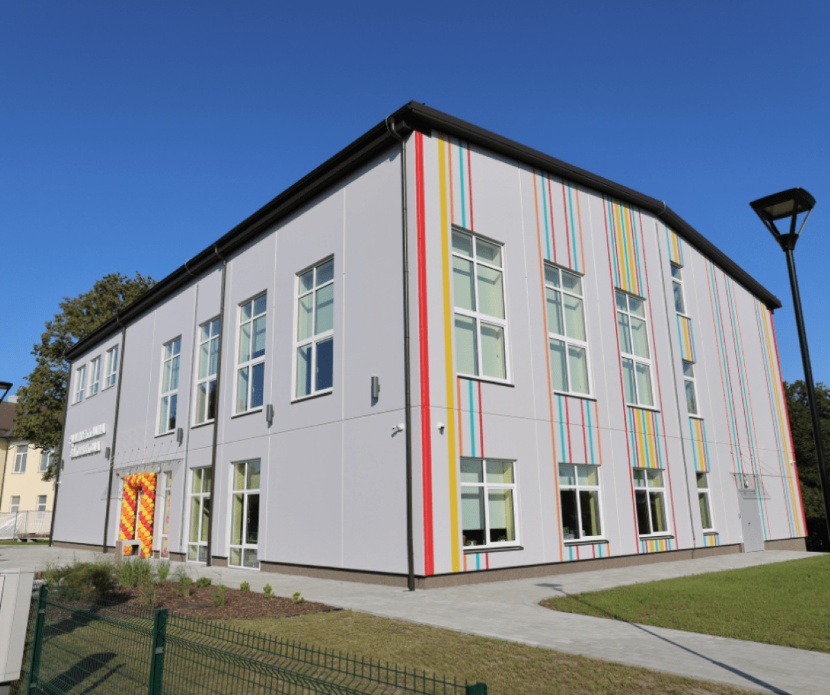 Ķekavas novadā atklāta Pļavniekkalna sākumskolas jaunā piebūve