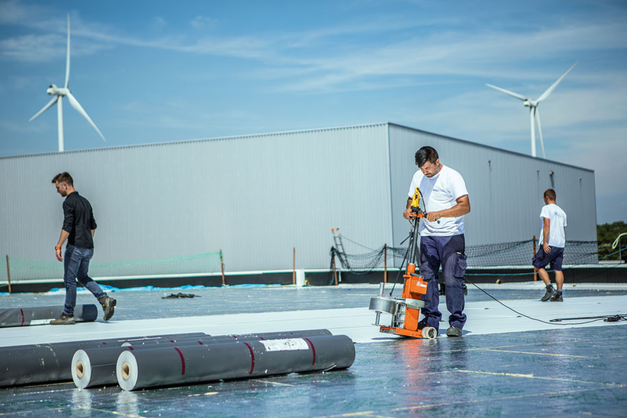 Mūsdienīgi un droši plakanie jumti