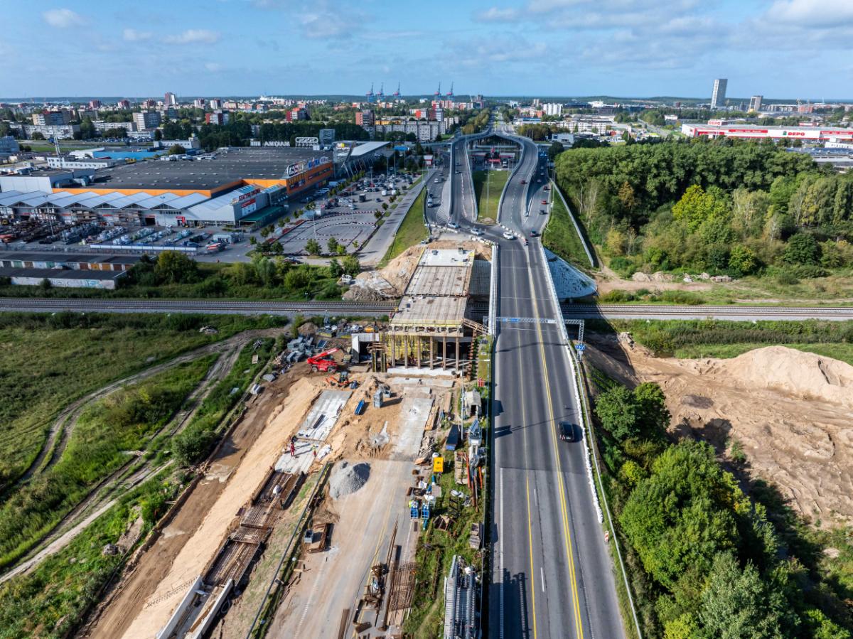 Turpinās rekonstrukcijas darbi uz maģistrālā autoceļa Viļņa – Kauņa – Klaipēda